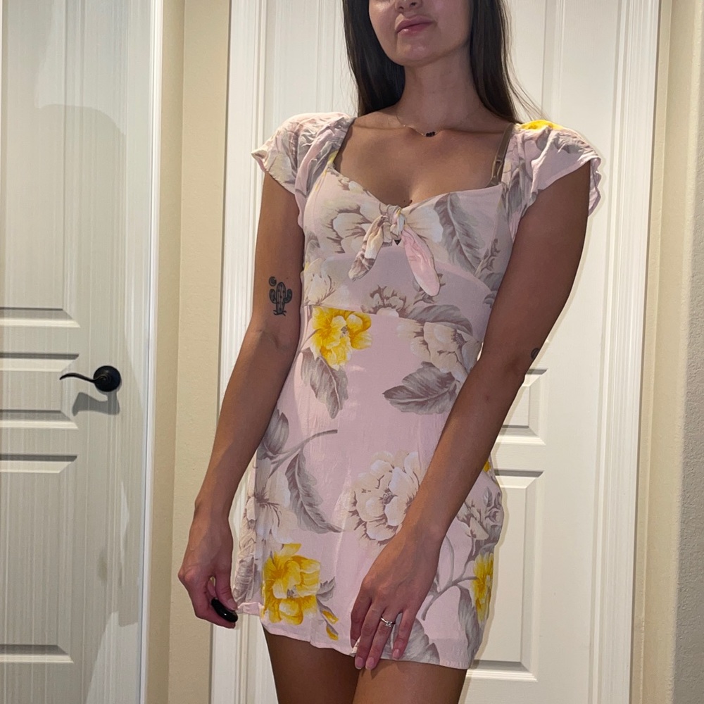 Cutest Summer Mini Dress S Keyhole Cutout Sweetheart Neckline Fun & Flirty